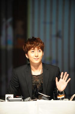 Korean Crossover Miso & Kim Hyung Jun in Thailand Korean Crossover Miso & Kim Hyung Jun in Thailand