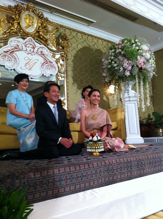 นาเดียแต่งงาน นาเดียแต่งงาน