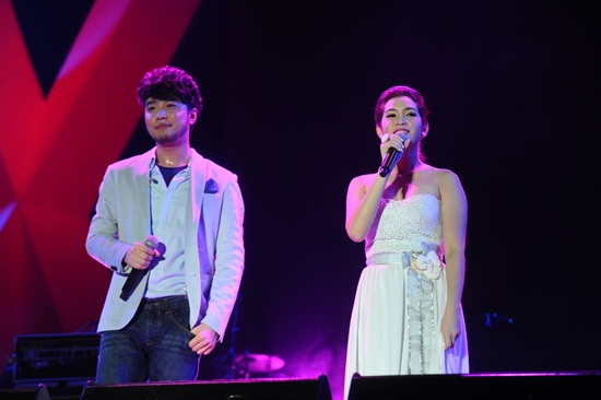 Extra Love Concert by Fongbeer