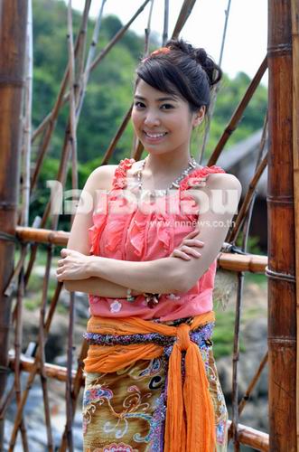 โบว์ สาวิตรี