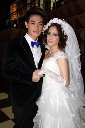 ทองประกายแสด
