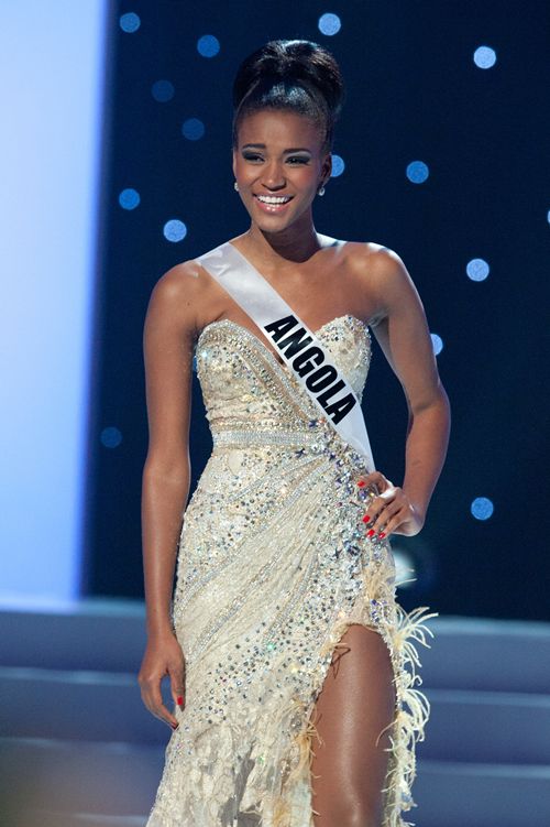 Miss Leila Lopes จากแองโกลา (Angola)  Miss Universe 2011