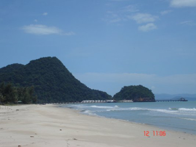 หาดขนอม