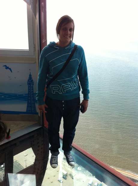 ใจไม่ถึงอย่ามองต่ำ ชมวิวสูงจาก Blackpool Tower ที่อังกฤษ