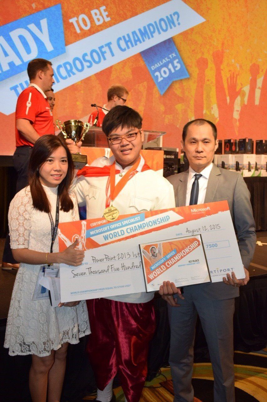 ปรบมือดัง ๆ เด็กราชมงคลธัญบุรี คว้าแชมป์โลกไมโครซอฟท์ ที่อเมริกา ปรบมือดัง ๆ เด็กราชมงคลธัญบุรี คว้าแชมป์โลกไมโครซอฟท์ ที่อเมริกา