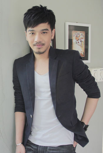 โก๊ะ นิพนธ์ โก๊ะ นิพนธ์