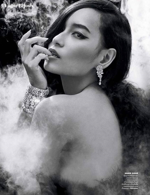 บี น้ำทิพย์ ปก Vogue Thailand