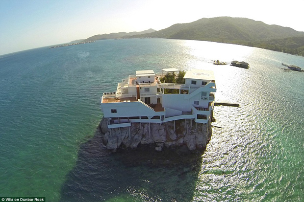 Villa on Dunbar Rock Villa on Dunbar Rock