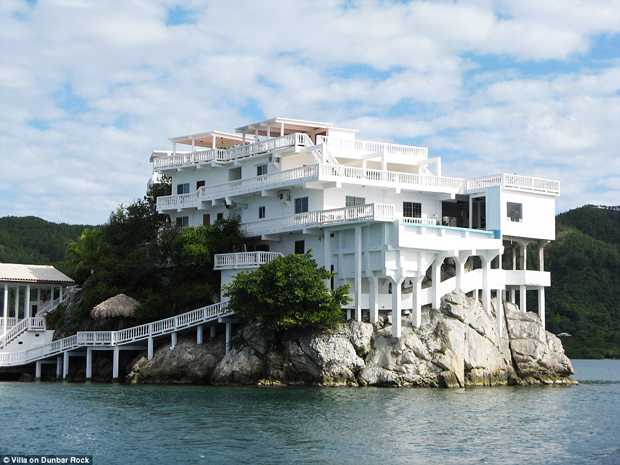 Villa on Dunbar Rock Villa on Dunbar Rock