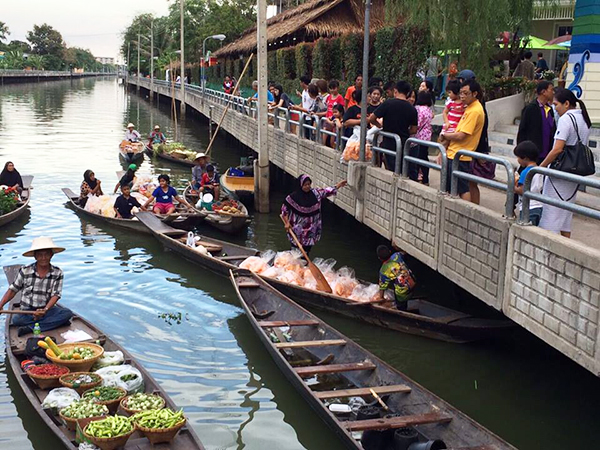 ย้อนวันวานกลางในเมืองกรุง ที่ตลาดน้ำสะพานสูง