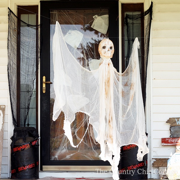 10 DIY ผีสุดหลอน ไอเดียแต่งบ้านชวนสยองรับวันฮาโลวีน 10 DIY ผีสุดหลอน ไอเดียแต่งบ้านชวนสยองรับวันฮาโลวีน