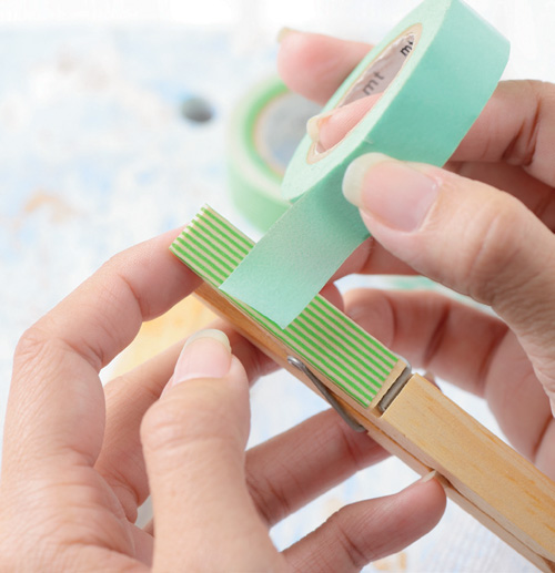 DIY จากไม้หนีบผ้าเหลือใช้ สู่ที่เก็บสายไฟสุดน่ารัก ! DIY จากไม้หนีบผ้าเหลือใช้ สู่ที่เก็บสายไฟสุดน่ารัก !