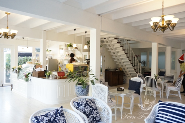 รีโนเวทบ้านเก่าอายุ 44 ปี เป็นร้านกาแฟในฝันกลางสวนเฟิร์น รีโนเวทบ้านเก่าอายุ 44 ปี เป็นร้านกาแฟในฝันกลางสวนเฟิร์น