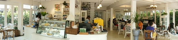 รีโนเวทบ้านเก่าอายุ 44 ปี เป็นร้านกาแฟในฝันกลางสวนเฟิร์น รีโนเวทบ้านเก่าอายุ 44 ปี เป็นร้านกาแฟในฝันกลางสวนเฟิร์น