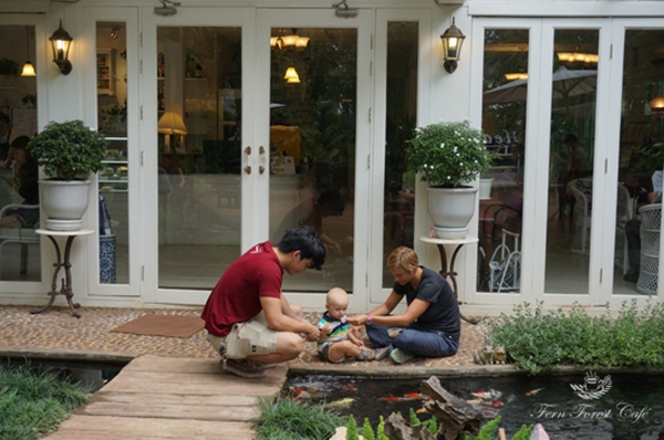 รีโนเวทบ้านเก่าอายุ 44 ปี เป็นร้านกาแฟในฝันกลางสวนเฟิร์น รีโนเวทบ้านเก่าอายุ 44 ปี เป็นร้านกาแฟในฝันกลางสวนเฟิร์น