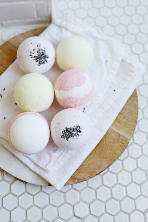 10 DIY เครื่องหอมสูตรธรรมชาติ ดับกลิ่นเหม็นในห้องน้ำได้ชะงัก ! 10 DIY เครื่องหอมสูตรธรรมชาติ ดับกลิ่นเหม็นในห้องน้ำได้ชะงัก !