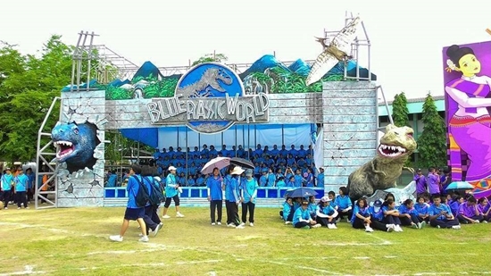 กีฬาสีเด็กมัธยมอลังการ สแตนด์ธีม Jurassic World 3D 