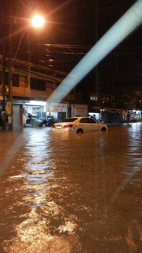 ประมวลภาพ-คลิปน้ำท่วมพัทยา ประมวลภาพ-คลิปน้ำท่วมพัทยา