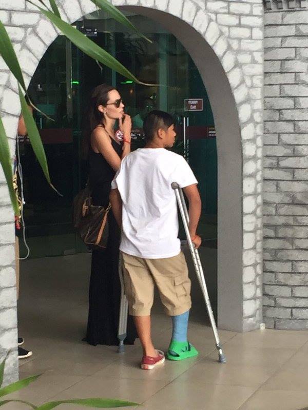แองเจลินาเที่ยวไทย แองเจลินาเที่ยวไทย