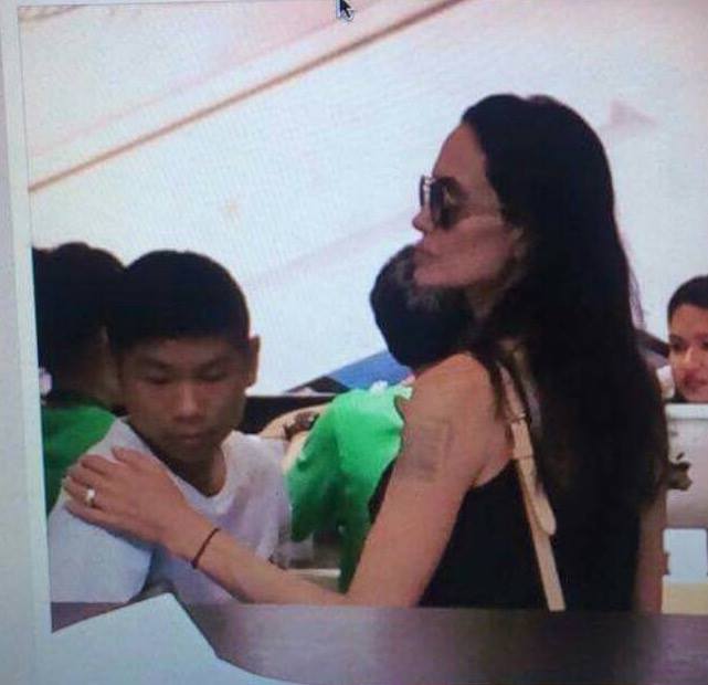 แองเจลินาเที่ยวไทย แอ