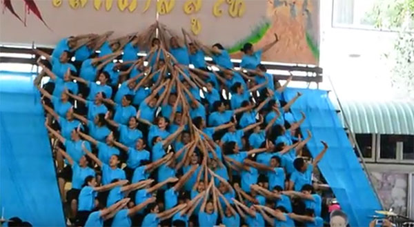 เลิศเลอเพอร์เฟคท์ ! สแตนด์เชียร์คอนเซ็ปต์เลิกทาส โรงเรียนกัลยาณวัตร ครีเอทสุด ๆ เลิศเลอเพอร์เฟคท์ ! สแตนด์เชียร์คอนเซ็ปต์เลิกทาส โรงเรียนกัลยาณวัตร ครีเอทสุด ๆ