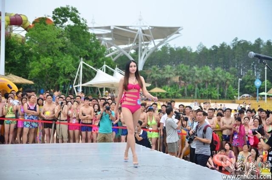 ชมหมวยจีนนับร้อย ประชันโฉมบนเวที Miss Bikini Global 2015 ชมหมวยจีนนับร้อย ประชันโฉมบนเวที Miss Bikini Global 2015