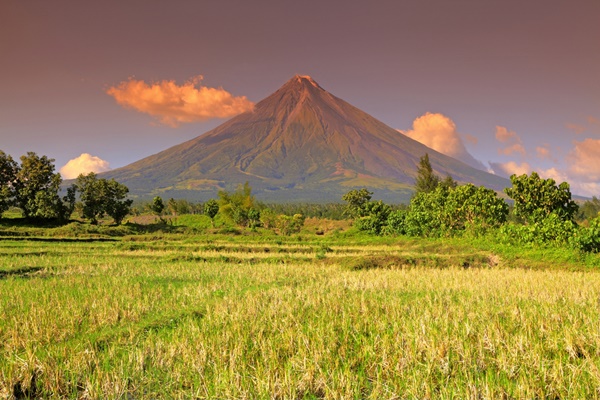 10 ภูเขาในเอเชีย ที่ต้องไปปีนป่ายปักธงสักครั้ง 10 ภูเขาในเอเชีย ที่ต้องไปปีนป่ายปักธงสักครั้ง