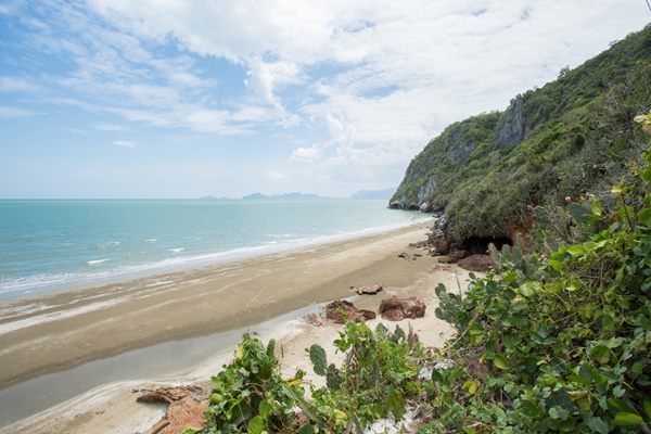 เที่ยวปราณบุรีเพลิน ๆ กับ 8 สถานที่ท่องเที่ยวยอดนิยม เที่ยวปราณบุรีเพลิน ๆ กับ 8 สถานที่ท่องเที่ยวยอดนิยม