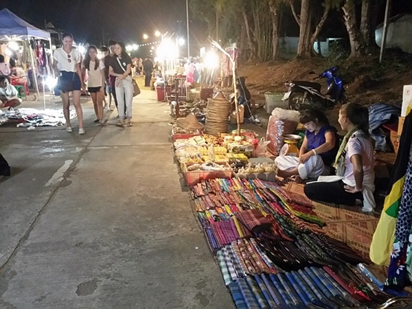 ชวนเที่ยวชม ช้อป ชิม ที่ถนนคนเดินสังขละบุรี