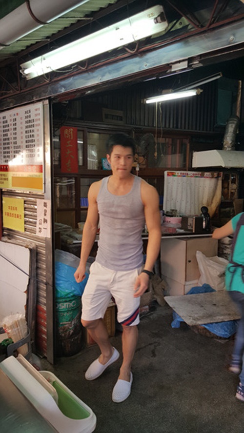 พ่อค้าขายน้ำเต้าหู้หล่อตี๋ พ่อค้าขายน้ำเต้าหู้หล่อตี๋