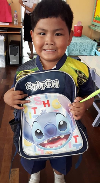 หนุ่มน้อยถูกครูจับได้ เอาแมวเหมียวใส่กระเป๋ามาเรียน หนุ่มน้อยถูกครูจับได้ เอาแมวเหมียวใส่กระเป๋ามาเรียน