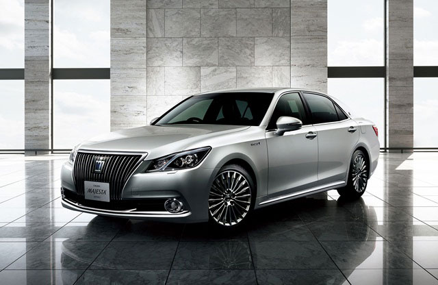 Toyota Crown 2016