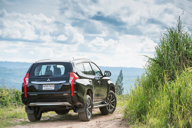 mitsubishi pajero 2015