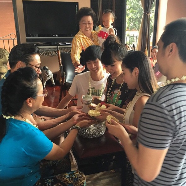 น้ำมนต์ ปรวัธน์ น้ำมนต์ ปรวัธน์