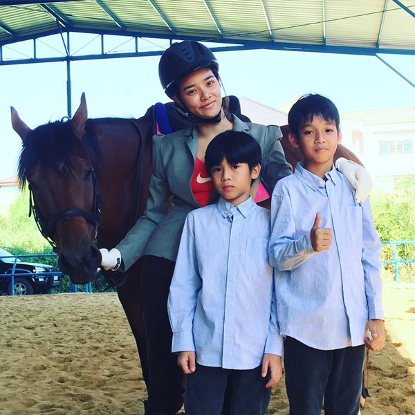 น้องปิ๊ปโป้ น้องปาแปง ลูกชายแม่ นุ๊ก สุทธิดา น้องปิ๊ปโป้ น้องปาแปง ลูกชายแม่ นุ๊ก สุทธิดา