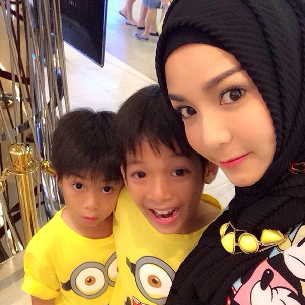 น้องปิ๊ปโป้ น้องปาแปง ลูกชายแม่ นุ๊ก สุทธิดา น้องปิ๊ปโป้ น้องปาแปง ลูกชายแม่ นุ๊ก สุทธิดา