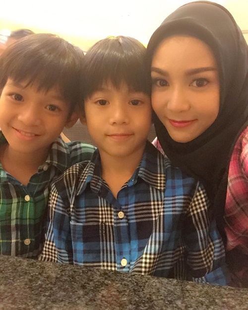 น้องปิ๊ปโป้ น้องปาแปง ลูกชายแม่ นุ๊ก สุทธิดา น้องปิ๊ปโป้ น้องปาแปง ลูกชายแม่ นุ๊ก สุทธิดา
