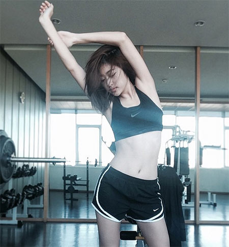 ดาราที่มีหน้าท้องสวย ดาราที่มีหน้าท้องสวย