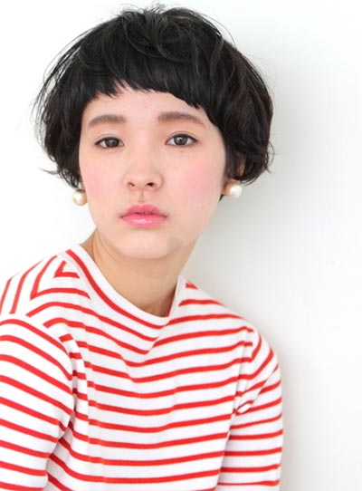 ทรงผมสีดำ ทรงผมสีดำ
