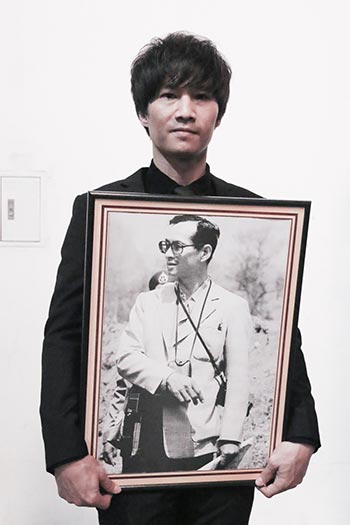 เสด็จประทับอยู่ เสด็จประทับอยู่