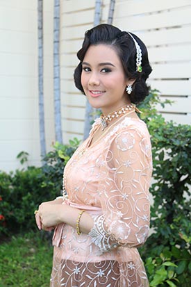 เพชรกลางไฟ เพชรกลางไฟ