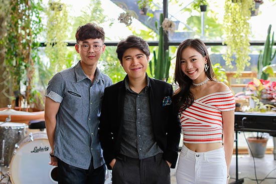 อะตอม ชนกันต์ อะตอม ชนกันต์
