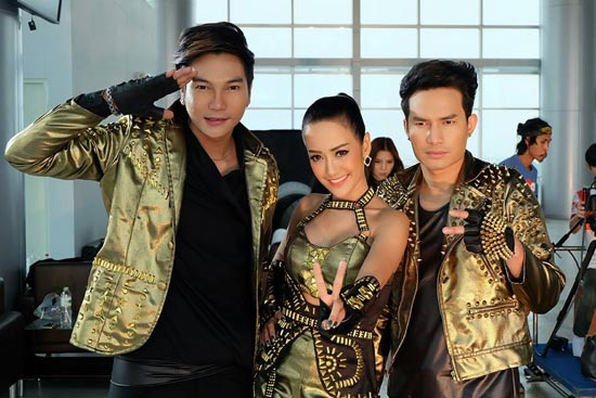 เบียร์ วีมิวสิค MV เพลง แฟนหล่อขอแชร์ เบียร์ วีมิวสิค MV เพลง แฟนหล่อขอแชร์