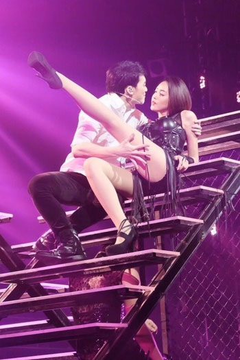 บี้ สุกฤษฎิ์ Love 10 ปีไม่มีหยุด บี้ สุกฤษฎิ์ Love 10 ปีไม่มีหยุด