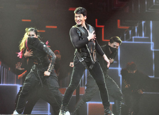 บี้ สุกฤษฎิ์ Love 10 ปีไม่มีหยุด บี้ สุกฤษฎิ์ Love 10 ปีไม่มีหยุด