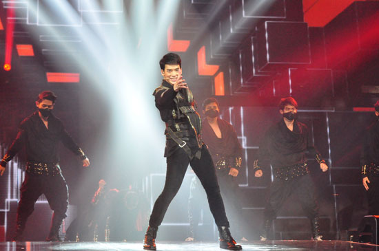 บี้ สุกฤษฎิ์ Love 10 ปีไม่มีหยุด บี้ สุกฤษฎิ์ Love 10 ปีไม่มีหยุด