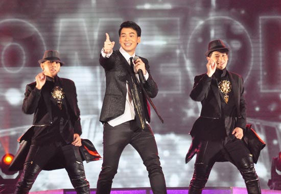 บี้ สุกฤษฎิ์ Love 10 ปีไม่มีหยุด บี้ สุกฤษฎิ์ Love 10 ปีไม่มีหยุด