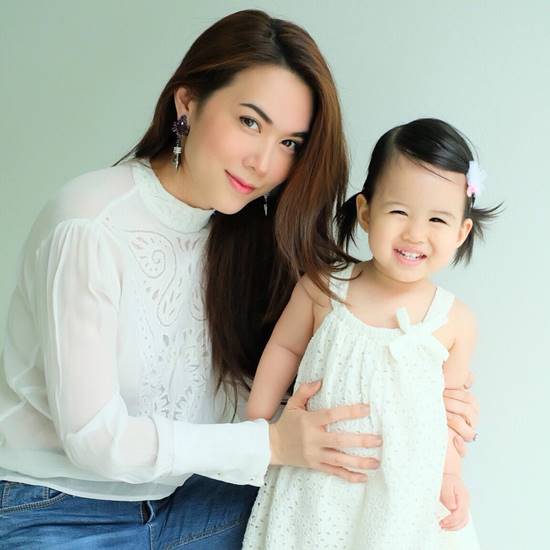 เมย์ เฟื่องอารมย์ น้องมายู เมย์ เฟื่องอารมย์ น้องมายู