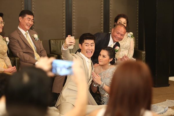 งานแต่ง เอ็ม บุษราคัม กอล์ฟ กรวัฒน์ งานแต่ง เอ็ม บุษราคัม กอล์ฟ กรวัฒน์