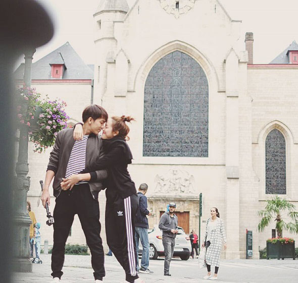 แบงค์ ไอซ์ จัดทริปแอบลูกเที่ยว ควงคู่สวีทหวานเที่ยวเบลเยียม แบงค์ ไอซ์ จัดทริปแอบลูกเที่ยว ควงคู่สวีทหวานเที่ยวเบลเยียม